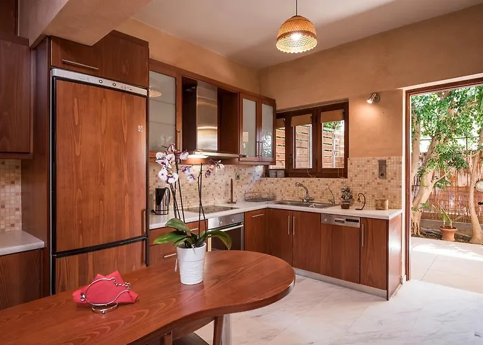 Meni's Chania (Crete)