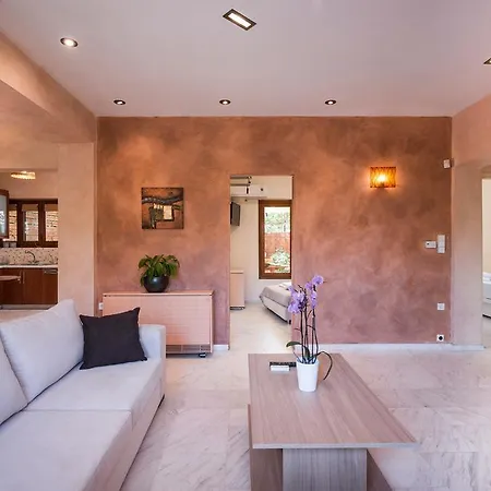 Meni's Apartment