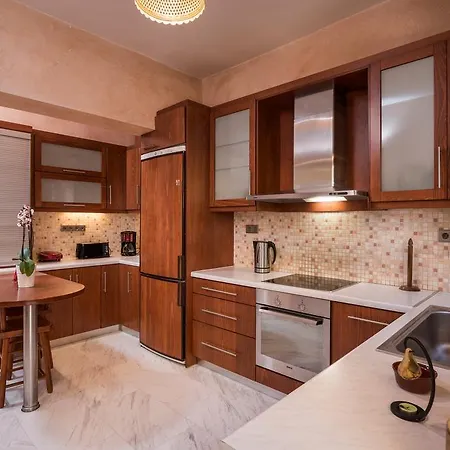 Meni's Apartment *